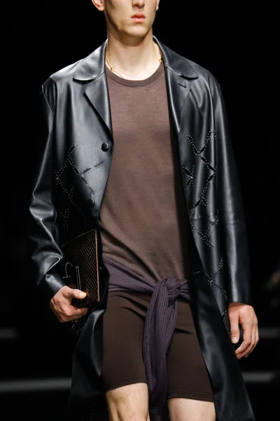 Look 13